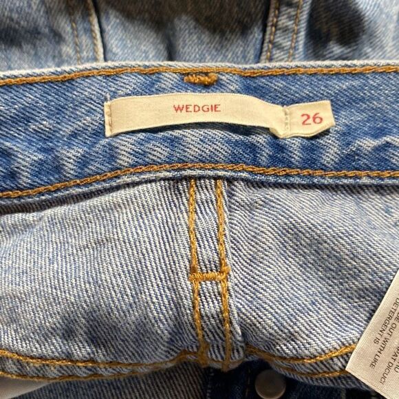 Levi's Wedgie High-Rise Raw Hem Iconic Straight Denim Jeans 26 - Picture 12 of 16